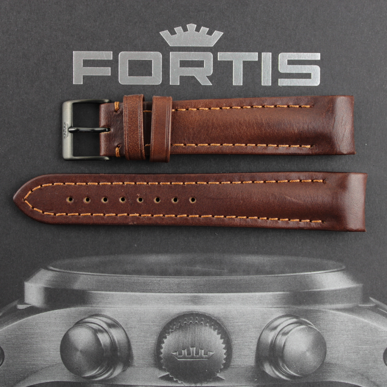 Fortis B-42/ F-43 Integriertes dunkelbraunes Lederband mit brauner Kontrastnaht.