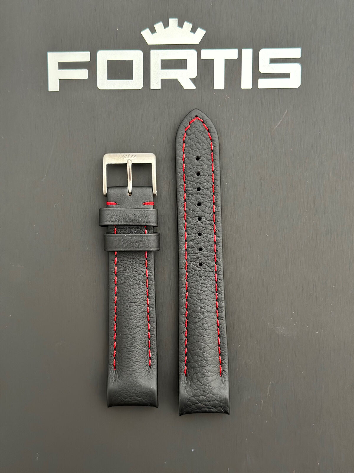 Fortis B-42/ F-43 Integriertes schwarzes Lederband mit roter Kontrastnaht  